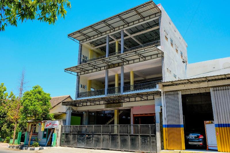 Szálloda Spot On 1759 Family Residence