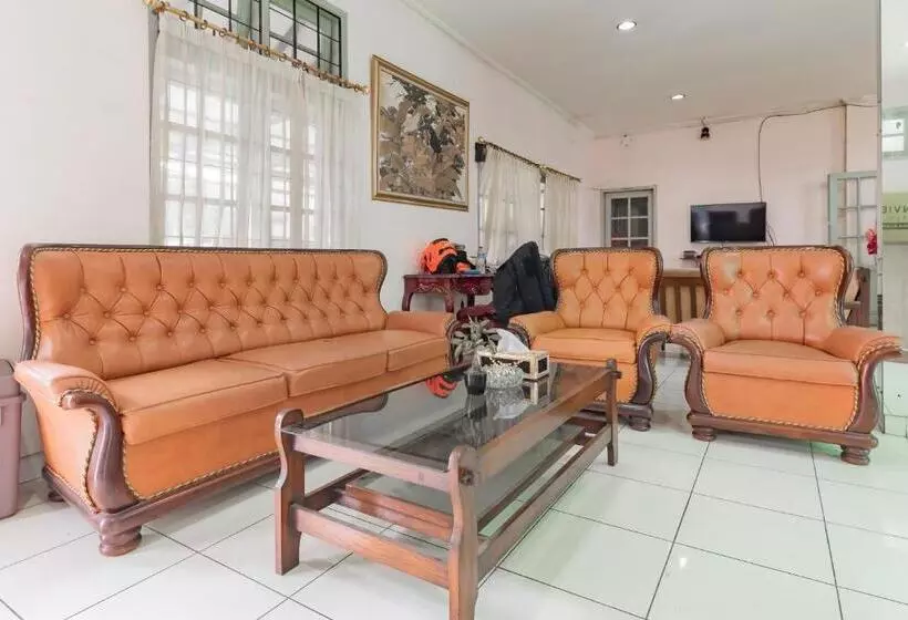 Urbanview Hotel Pondok Kurnia Cijagra Bandung By Reddoorz