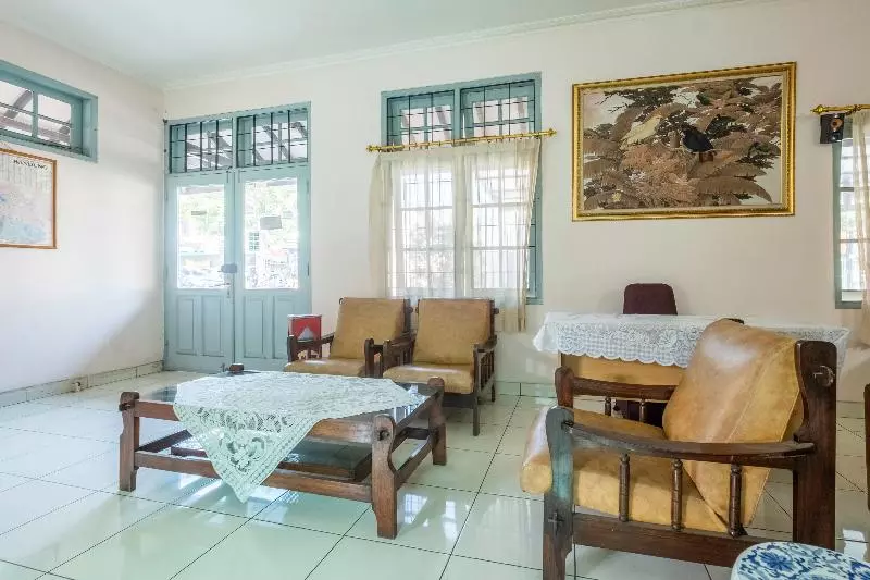 Urbanview Hotel Pondok Kurnia Cijagra Bandung By Reddoorz