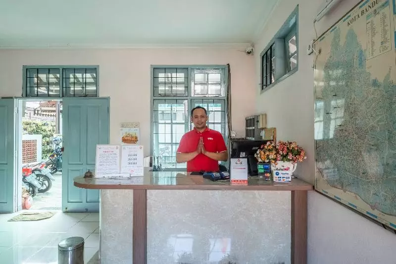 Urbanview Hotel Pondok Kurnia Cijagra Bandung By Reddoorz
