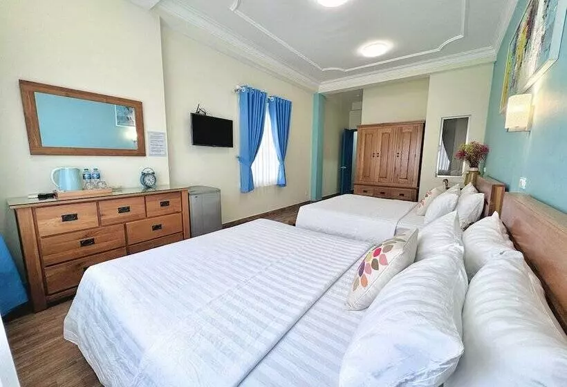 Cozy Hotel   140 Cong Quynh
