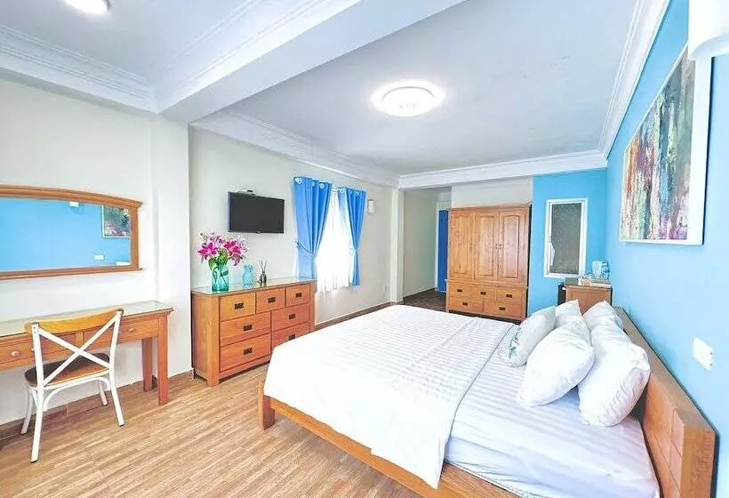 Cozy Hotel   140 Cong Quynh