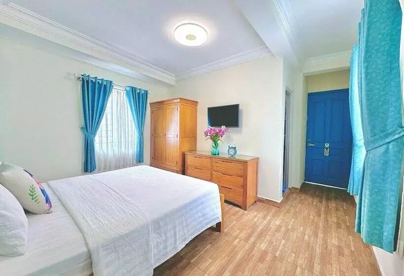 Cozy Hotel   140 Cong Quynh