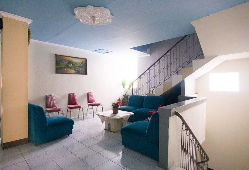 호텔 Reddoorz Plus Near Pelabuhan Bitung