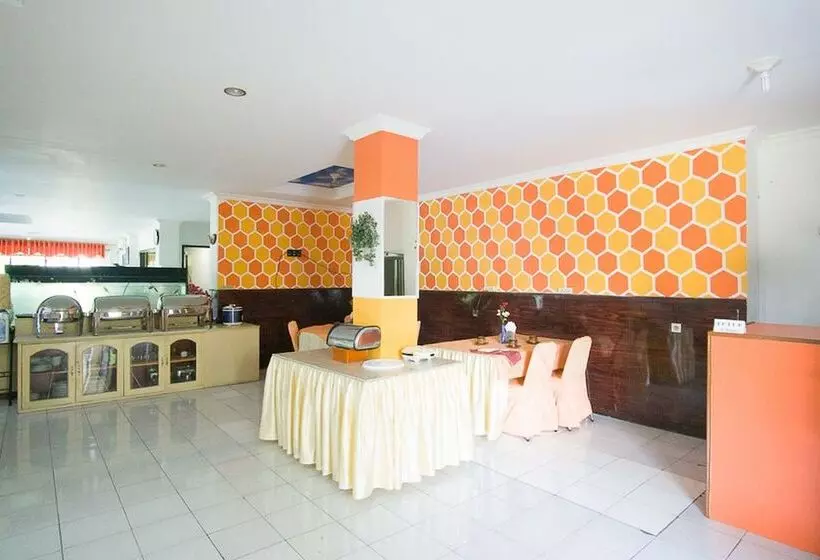 Hotelli Reddoorz Plus Near Pelabuhan Bitung