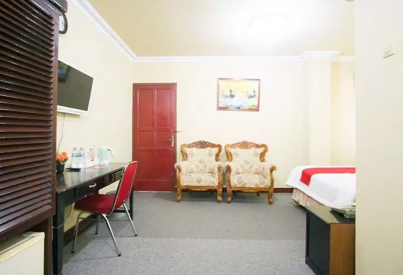 Hotelli Reddoorz Plus Near Pelabuhan Bitung