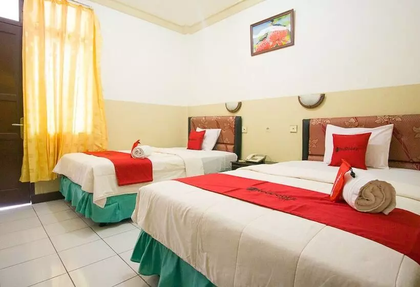 Hotelli Reddoorz Plus Near Pelabuhan Bitung