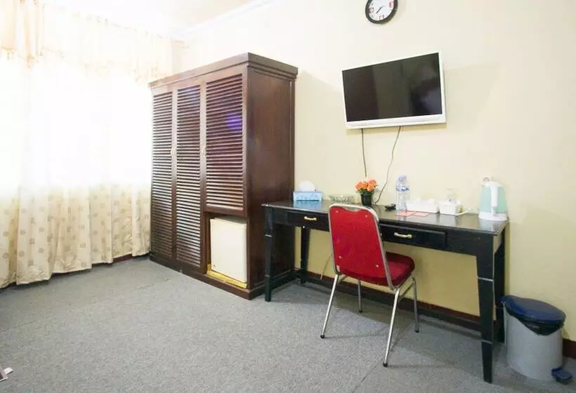 Hotelli Reddoorz Plus Near Pelabuhan Bitung