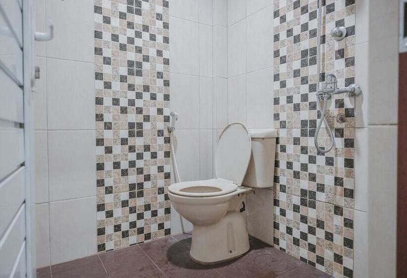 펜션 Reddoorz Syariah Near Jamtos Jambi 2