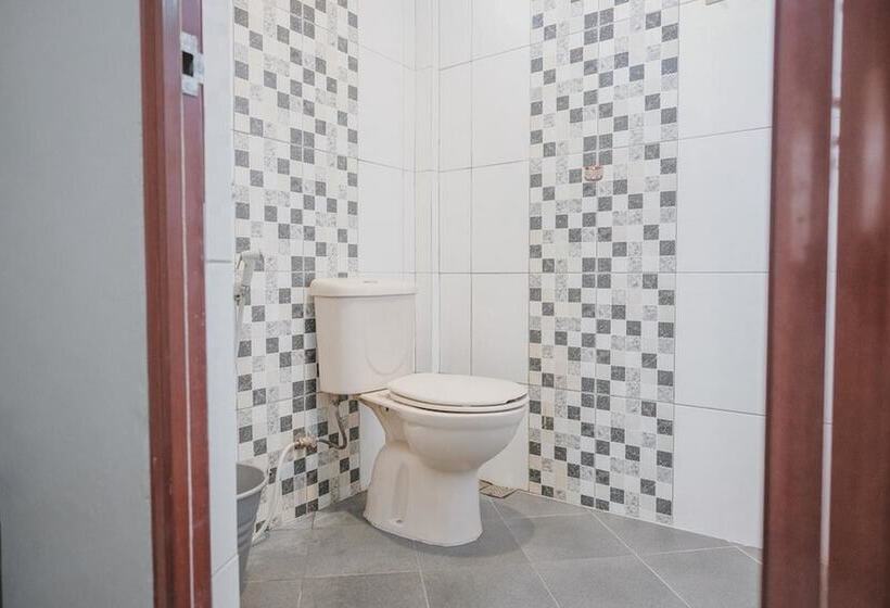 펜션 Reddoorz Syariah Near Jamtos Jambi 2