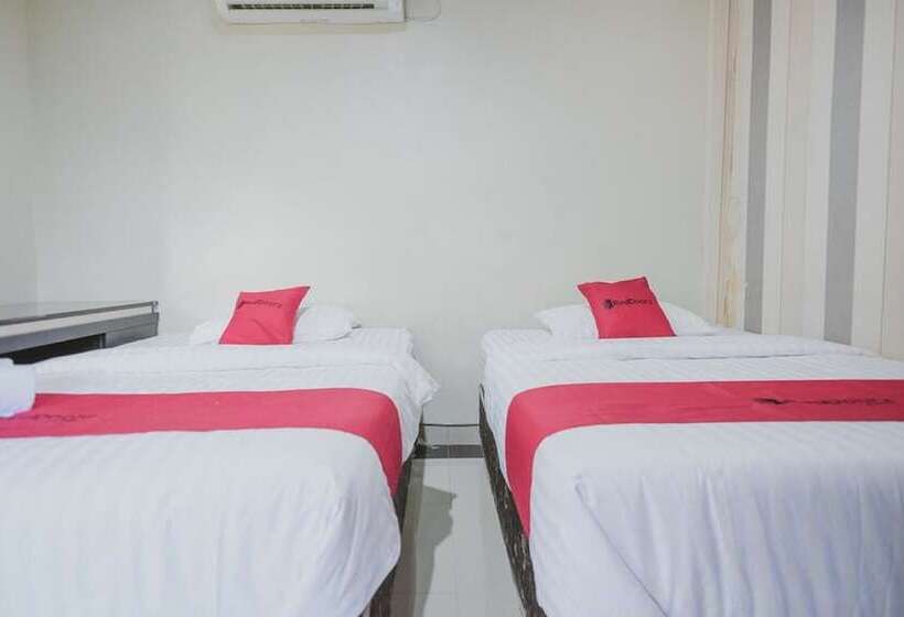 펜션 Reddoorz Syariah Near Jamtos Jambi 2