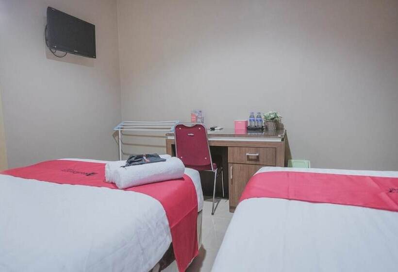 펜션 Reddoorz Syariah Near Jamtos Jambi 2