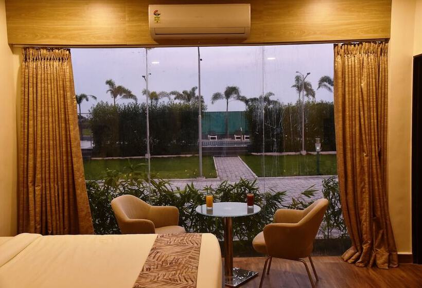 Carina Retreat Resort