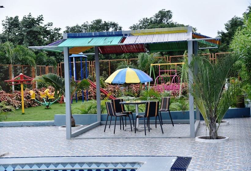 Carina Retreat Resort