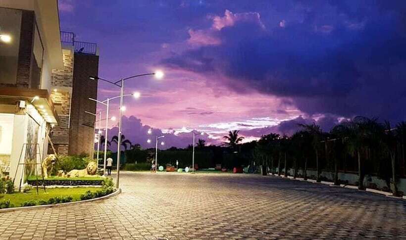 Carina Retreat Resort