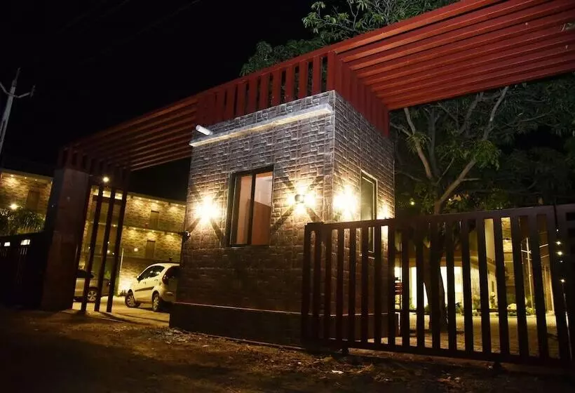 Carina Retreat Resort