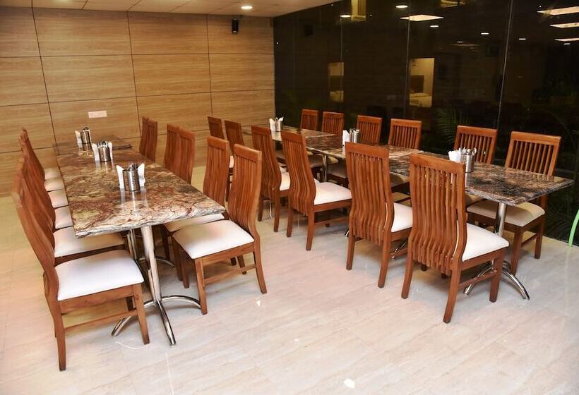 Carina Retreat Resort