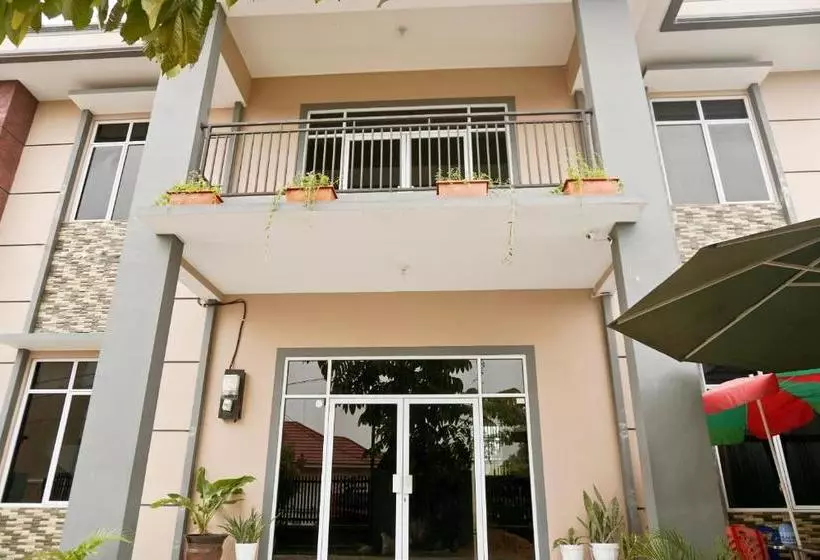 ホテル Oyo 1394 Rumaisa Residence
