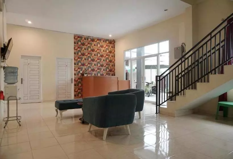 ホテル Oyo 1394 Rumaisa Residence