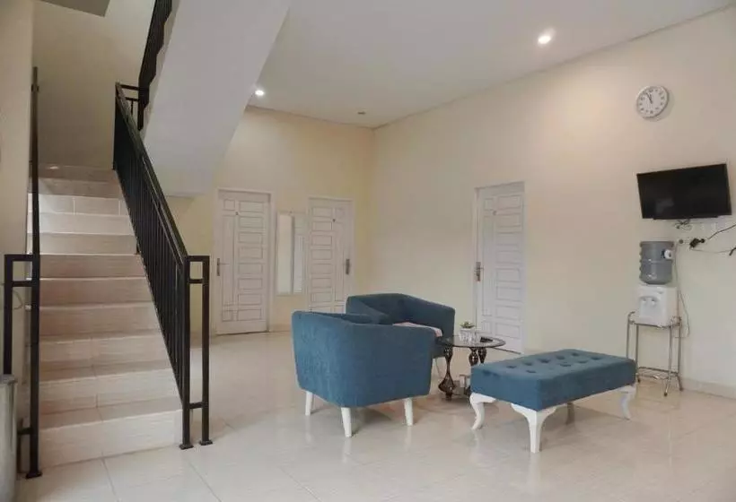 ホテル Oyo 1394 Rumaisa Residence