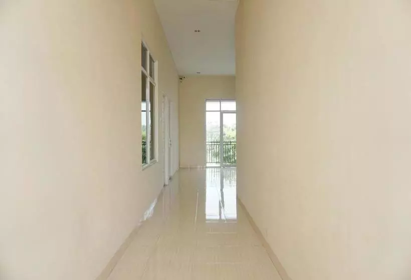 ホテル Oyo 1394 Rumaisa Residence
