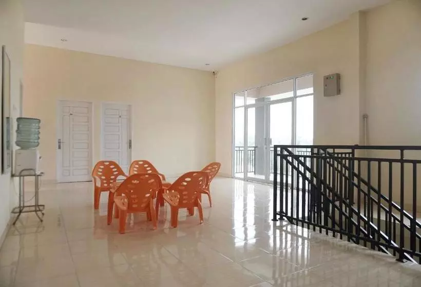 ホテル Oyo 1394 Rumaisa Residence