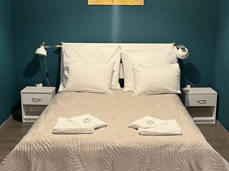 פנסיון Lanskyrooms