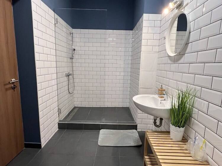 פנסיון Lanskyrooms