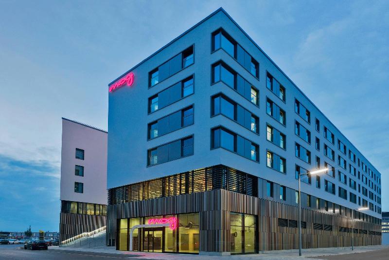 Отель Moxy Munich Ostbahnhof