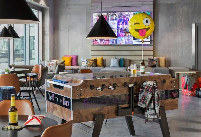 Отель Moxy Munich Ostbahnhof