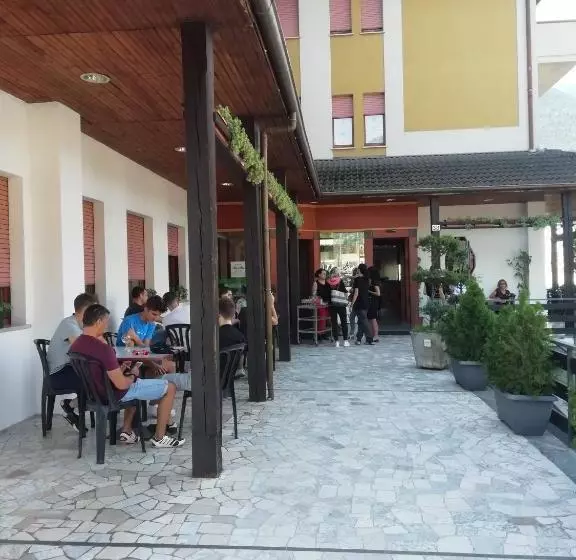 Hotelli Rezia Valtellina