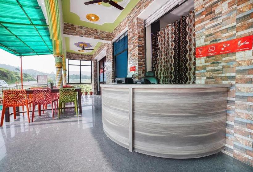 בית מלון כפרי Oyo 46348  Lake Side Classic