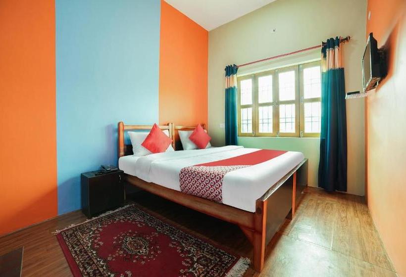 בית מלון כפרי Oyo 46348  Lake Side Classic