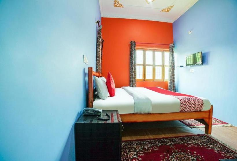 בית מלון כפרי Oyo 46348  Lake Side Classic