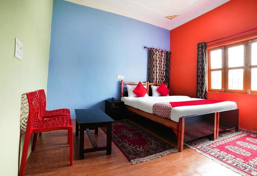 בית מלון כפרי Oyo 46348  Lake Side Classic