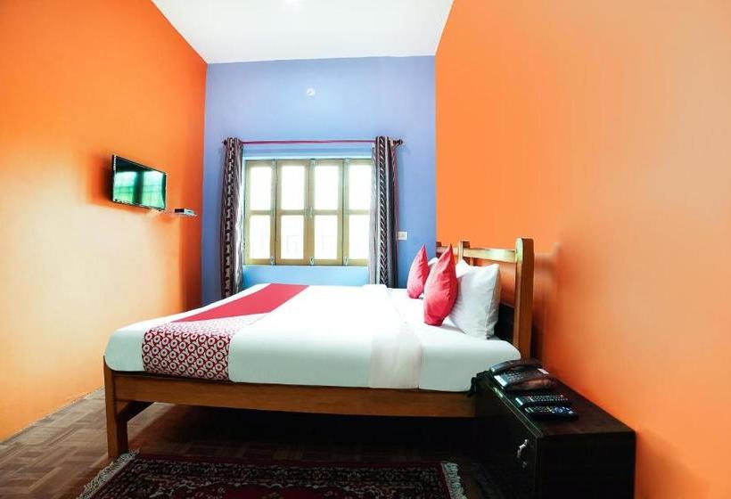 בית מלון כפרי Oyo 46348  Lake Side Classic