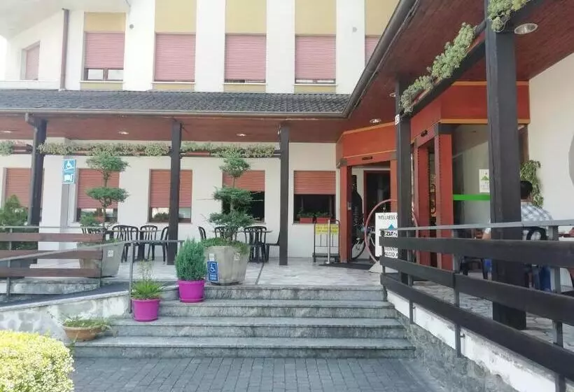 Hotelli Rezia Valtellina