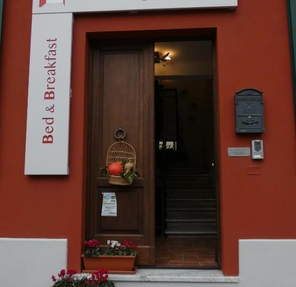 بنسيون Alla Porta Di Sotto B&b