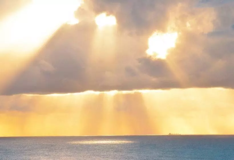 پانسیون Empoza Seaview Guesthouse