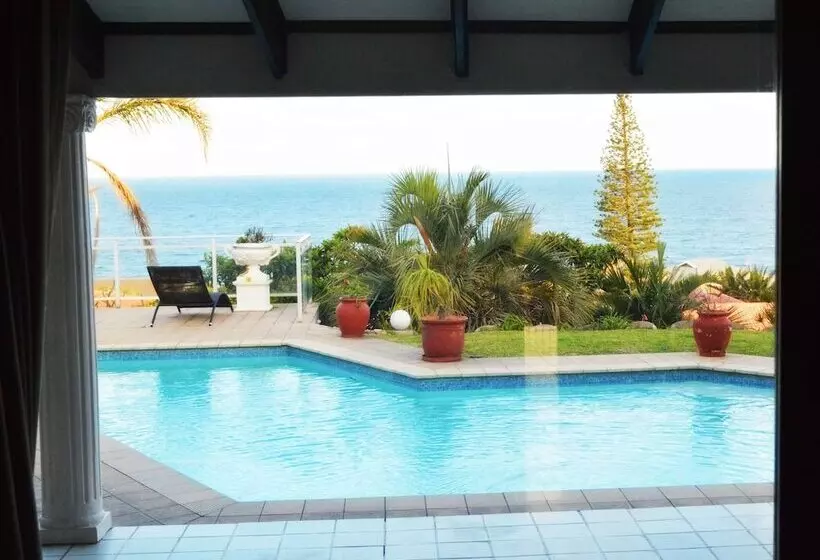 پانسیون Empoza Seaview Guesthouse