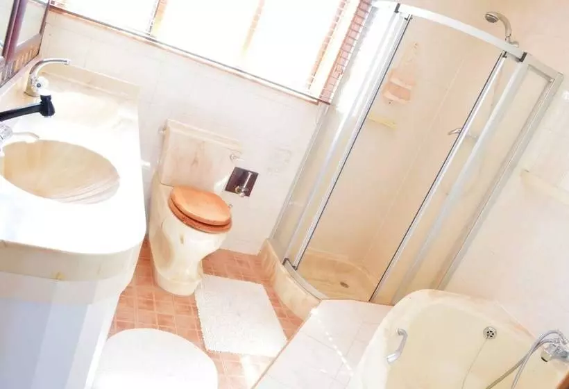 پانسیون Empoza Seaview Guesthouse