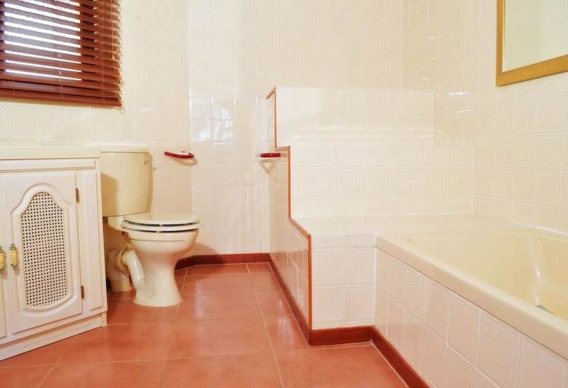 بنسيون Empoza Seaview Guesthouse