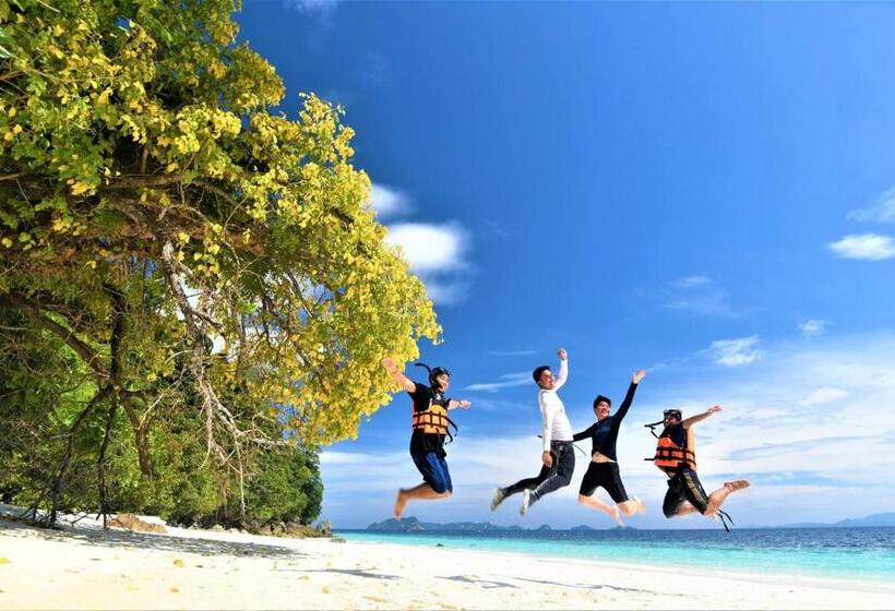 Victoria Cliff Resort Nyaung Oo Phee Island