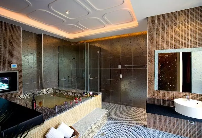 Chateau Motel & Spa
