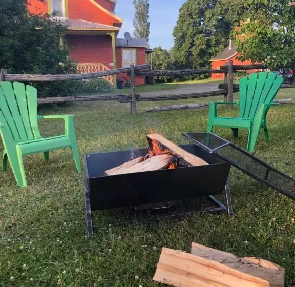 Aamiaismajoitus (B&B) Gite De La Baie Hatée