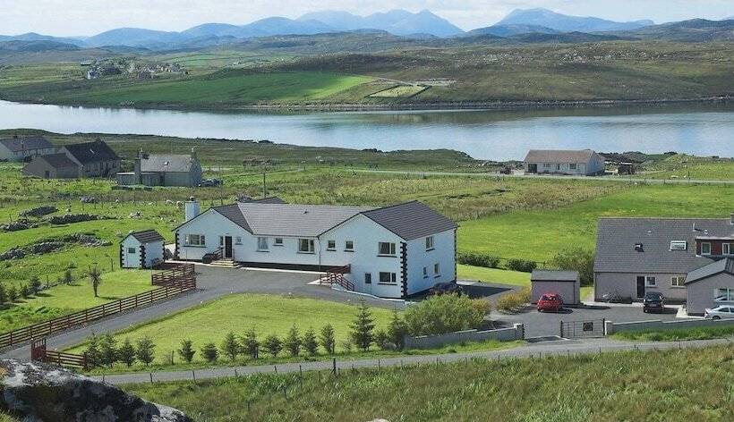 Bed and Breakfast Loch Roag Guest House & Eshcol Guest House