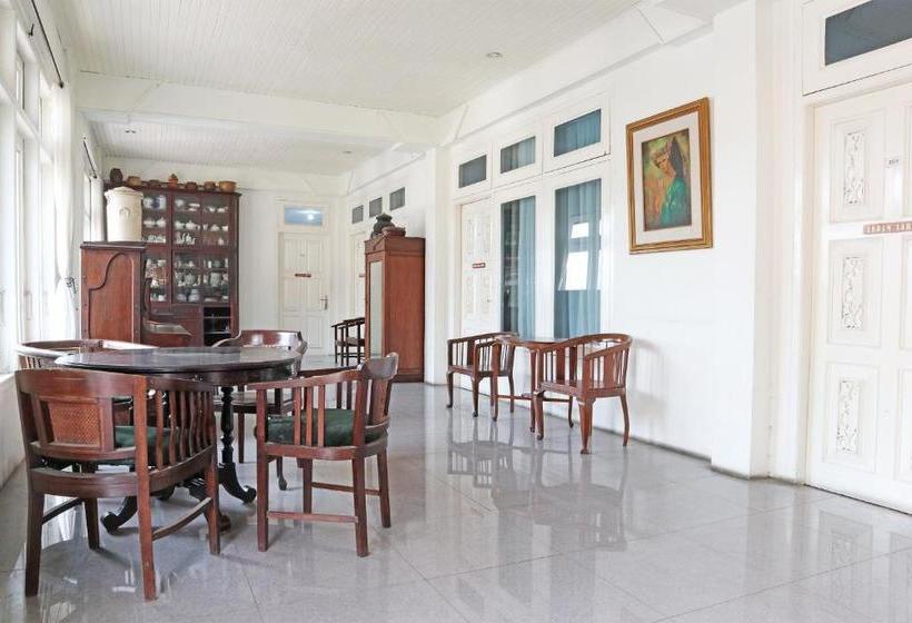 בית מלון כפרי Oyo 1407  Amali Syariah