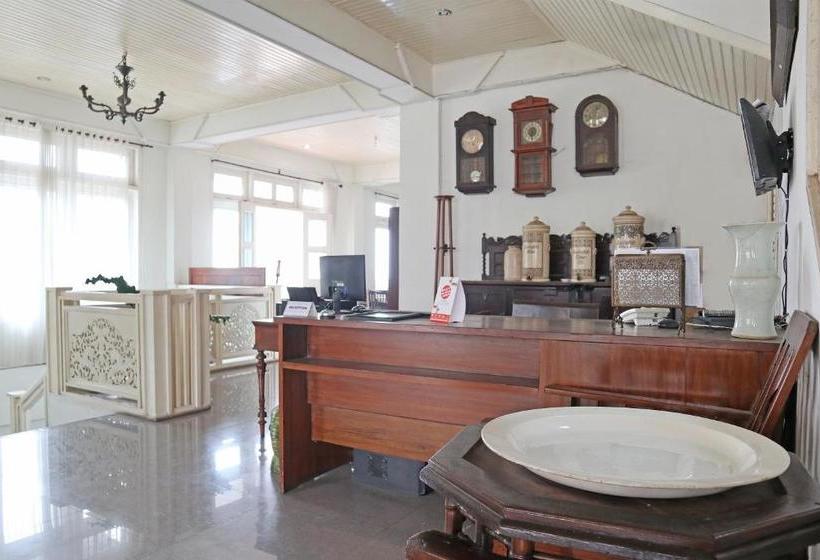 בית מלון כפרי Oyo 1407  Amali Syariah