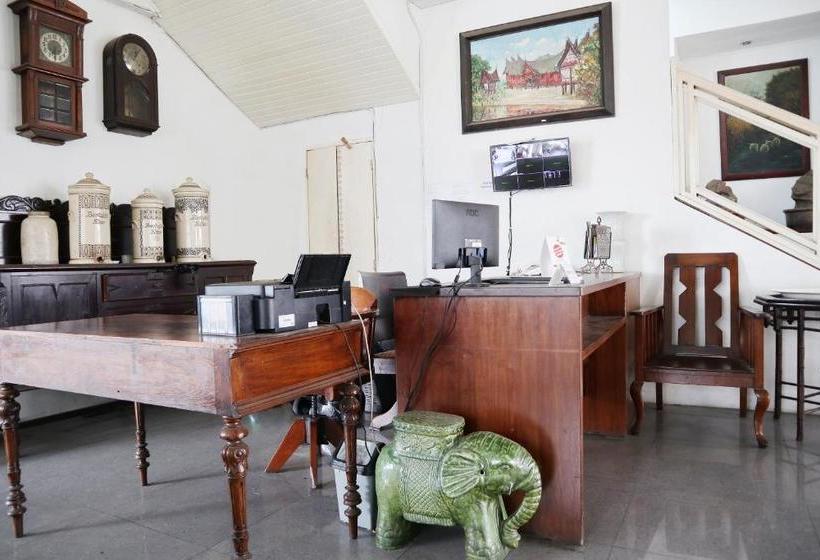 בית מלון כפרי Oyo 1407  Amali Syariah