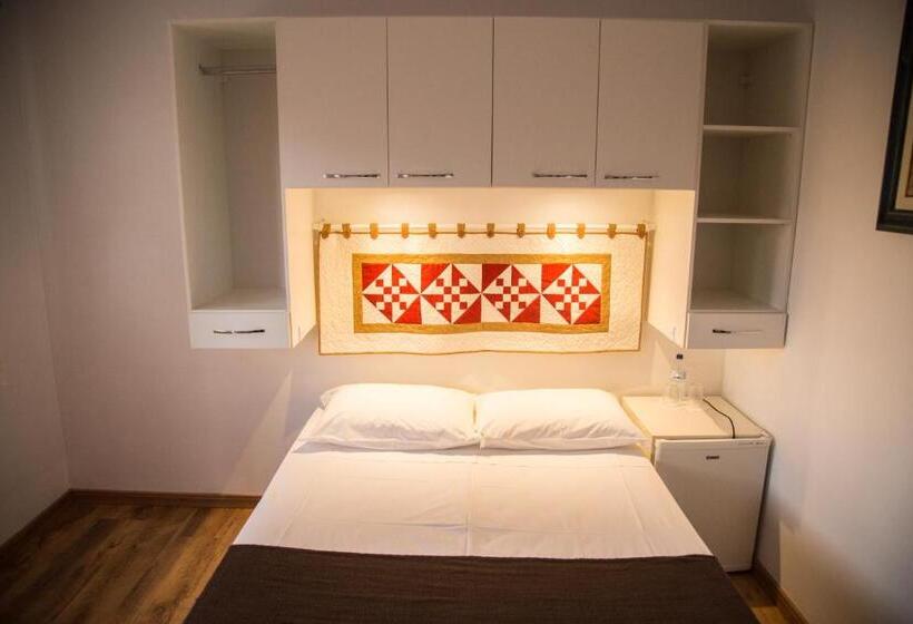 بنسيون Pousada Canto Verde